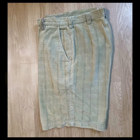 RUSTY Mens Corduroy "flat front" Bermuda Shorts - Picture 1 of 5